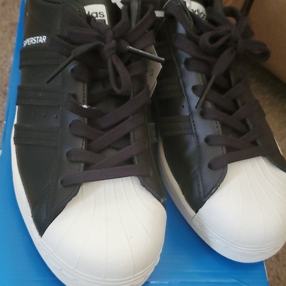 SUPERSTAR - Picture 2 of 6